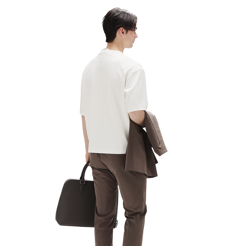 REON POCKET 6を装着して通勤する男性のイメージ